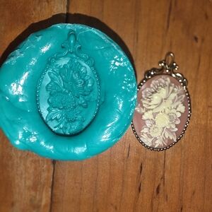 Vintage Cameo Floral Mold Antique Frame (mould) For Resin / Polymer Clay 4.75 Cm